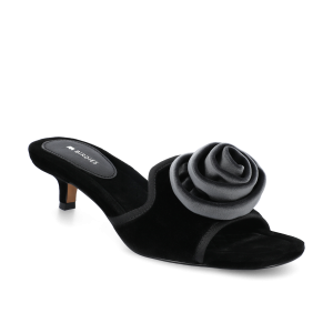 The Kiwi Kitten Flower - Black Velvet